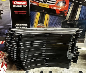 Carrera 132 Bahn mit 2 Autos & Zubehör Bild 5