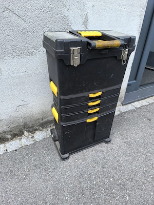 Werkzeugkoffer mit Rollen