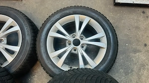 Alfa Romeo Giulietta 940 Original 16 Zoll Alufelgen mit Bridgestone Winterreifen Bild 5