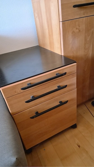 Schreibtisch, Rollcontainer, Kästchen Bild 3