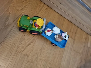Traktor mit Tieren und Geräusche Bild 2