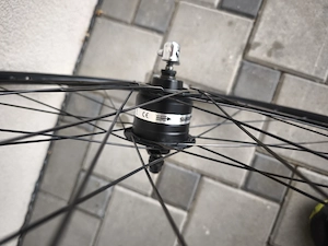 Laufrad Fahrrad Felge mit Nabendynamo V-Brake 19C x 622 28" Bild 3