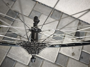 Hinterradfelge Fahrrad Laufrad V-Brake 9-fach 19cx622 28" inkl. Shimano Deore Kassette  Bild 4