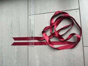 Stoffband Satinband rot 2 cm breit, 2,1 m lang zum Basteln, Schenken oder DIY-Projekte Bild 4
