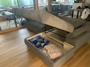 Neuwertige Couch Bild 2