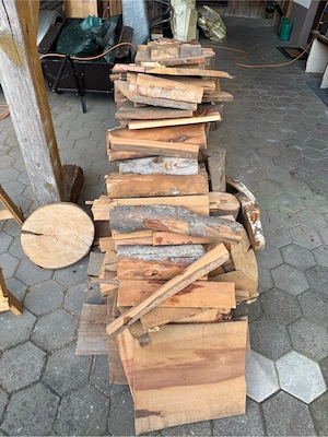 Verschenke Brennholz Holz Gratis