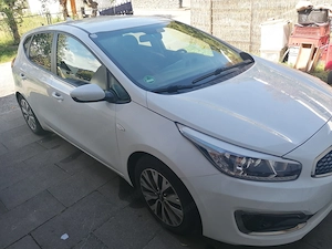 Kia Ceed Silber+ Bj. 2018 8Fach ber.  Bild 2