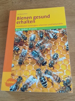 Fachbücher Imker Bild 2