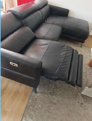 Schwarze Leder-Couch - elektrisch verstellbar Bild 4
