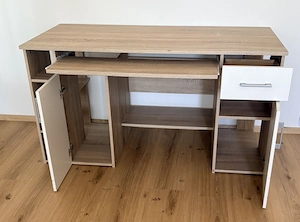 Praktischer Schreibtisch   Computertisch in Eiche-Optik mit viel Stauraum Bild 2