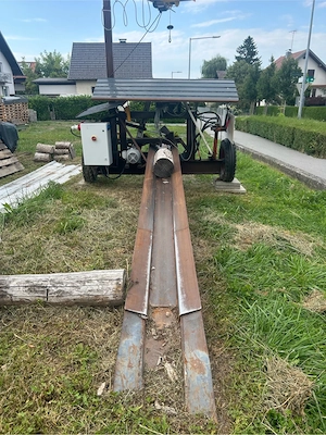 Zuschneidemaschine Ablängvorrichtung für Rundholz Brennholz Bild 2