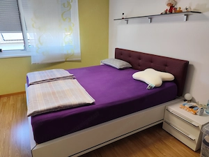 Grosses Bett mit super Kopfteil Bild 4