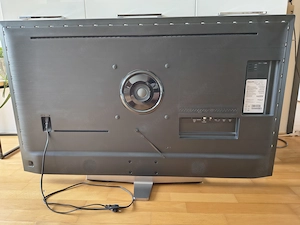 Philips 49" 4K UHD Smart-TV mit Ambilight (49PUS8303 12)   sehr guter Zustand Bild 3