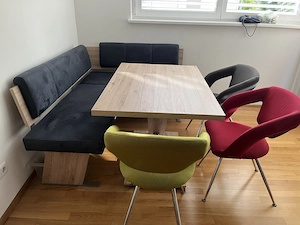 Esszimmergarnitur mit Tisch und drei Stühlen Bild 5