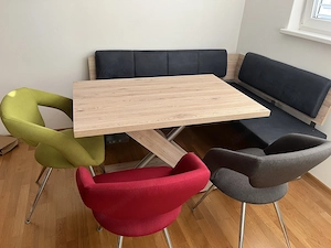 Esszimmergarnitur mit Tisch und drei Stühlen Bild 4