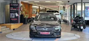 Mercedes-Benz E 220 Bild 2