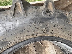 Traktorreifen zu verschenken samt Schlauch 14.9 R30 Bild 2