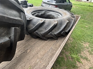 Traktorreifen zu verschenken samt Schlauch 14.9 R30 Bild 3