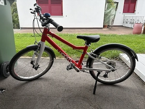 Woom 4 (20") mit Ständer & Klingel   rot weiß