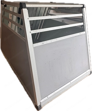 Hundebox, geeignet für Kofferraum, verschließbar H=64 cm B=65 cm L1=92 cm L2=47 cm, gebraucht Bild 2