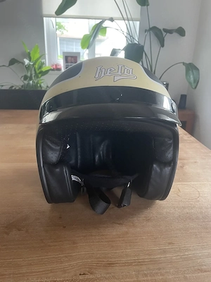 Jethelm mit coolem Design