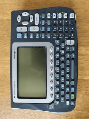 Taschenrechner Texas Instruments Voyage 200 inkl. Zubehör