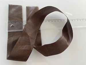 Satinband Braun Schimmernd Dekoband Geschenkband 4 cm breit   70 cm lang Bild 4
