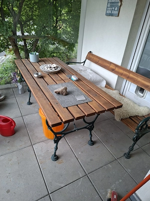 Holz Tisch mit Bank