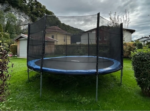 Trampolin mit Netz und neuwertigem Sprungtuch