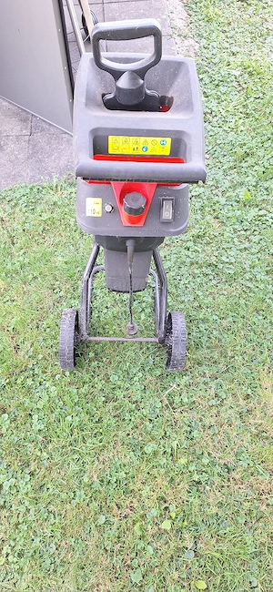 Gartenhäcksler zu verschenken Bild 2