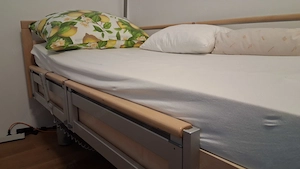 Neuwertiges Pflegebett zu verkaufen! Bild 2