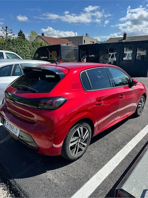Peugeot 208 Automatik Bild 2