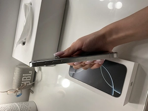 iPhone 16 Pro - 128GB - weiß Bild 4
