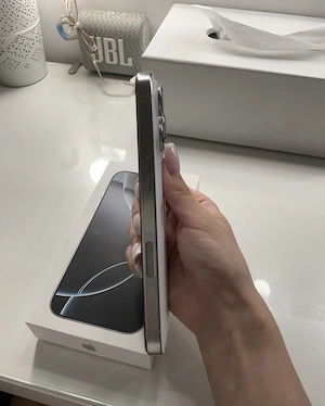iPhone 16 Pro - 128GB - weiß Bild 3