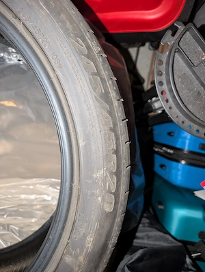 Sommerreifen 245 45 R220 103V Leapmotor C10 ca. 1500km gefahren