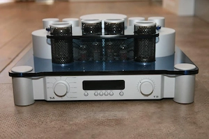 T+A V10 Röhrenvollverstärker # High End HiFi # neuwertiger Zustand