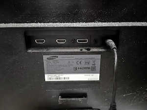 Monitor Samsung 28 Zoll UHD Bild 2