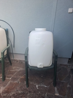 Mostfässer Plastik und Edelstahl 