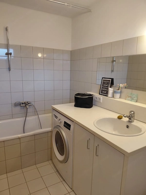 Vermietung helle geräumige 2-Zimmerwohnung Bild 7