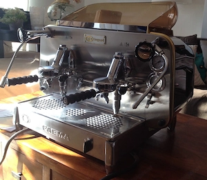 Faema e61 Legend Espressomaschine + Brita Filter Bild 3