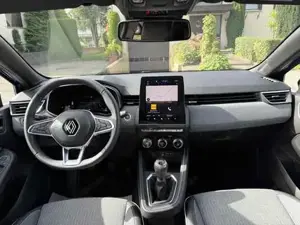 Renault Clio Bild 8