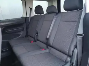 VW Caddy Basis 2.0TDI Sport Edition ACC Kam GV5 App 75 k... Bild 9