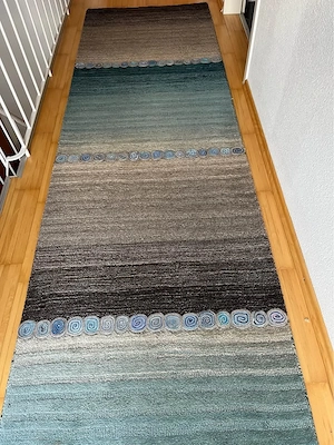 Neuwertiger Teppichläufer in Blau-Grau zu verkaufen Bild 2