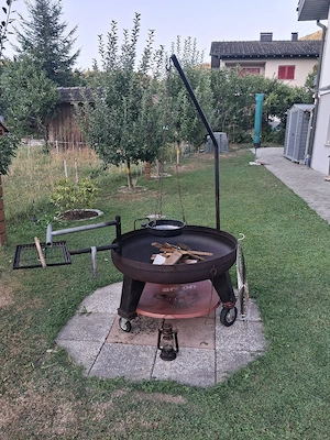 Große Feuerschale auf Rädern Bild 2
