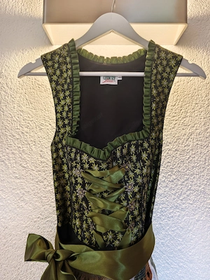 Dirndl inkl. 2 Blusen Bild 5