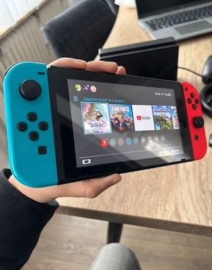 Nintendo Switch Oled mit zubehör  Bild 2