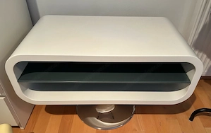 TV Möbelstück Bild 3