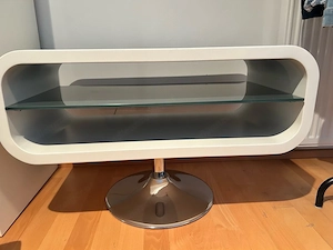 TV Möbelstück Bild 5