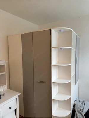 begebarer Kleiderkasten