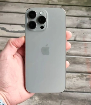 Apple iPhone 16 Pro Max  Bild 3